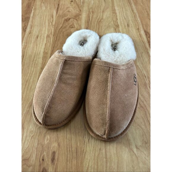 Ugg Australia Scuff  Slipper  Size 9 tan and white fluffy and soft comfy indoor - Picture 1 of 6